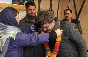 Abdul Qayoom Bath along with hundreds of supporters joins the party